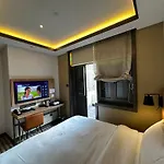 Dash Living Rochor