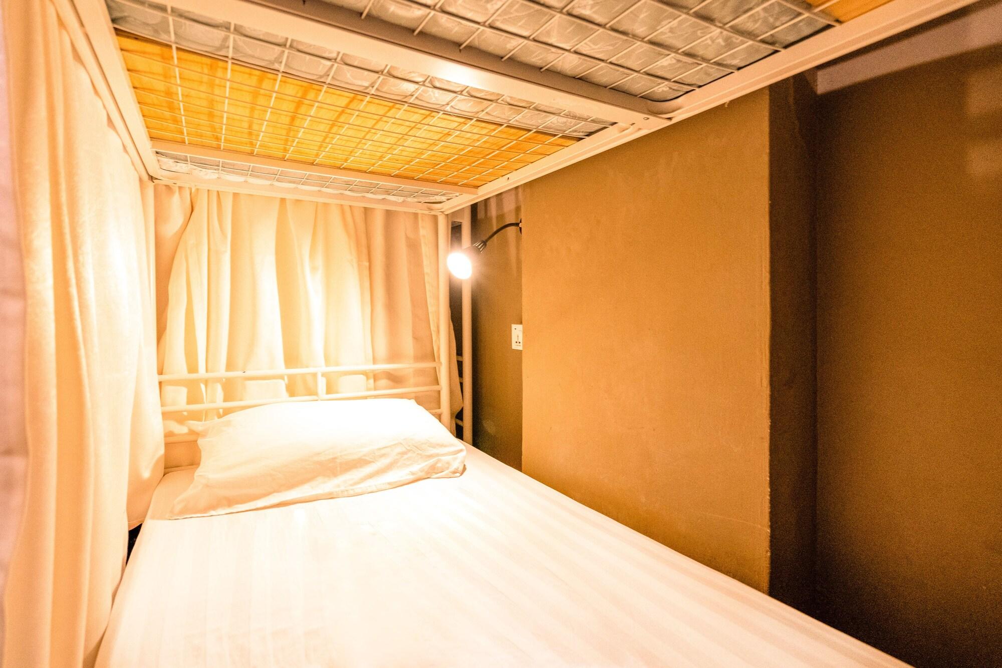 Beds & Dreams Hostel