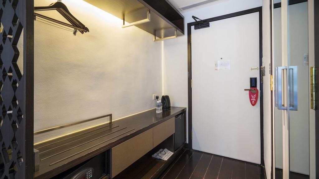 Zen Premium Outram Park Hotel