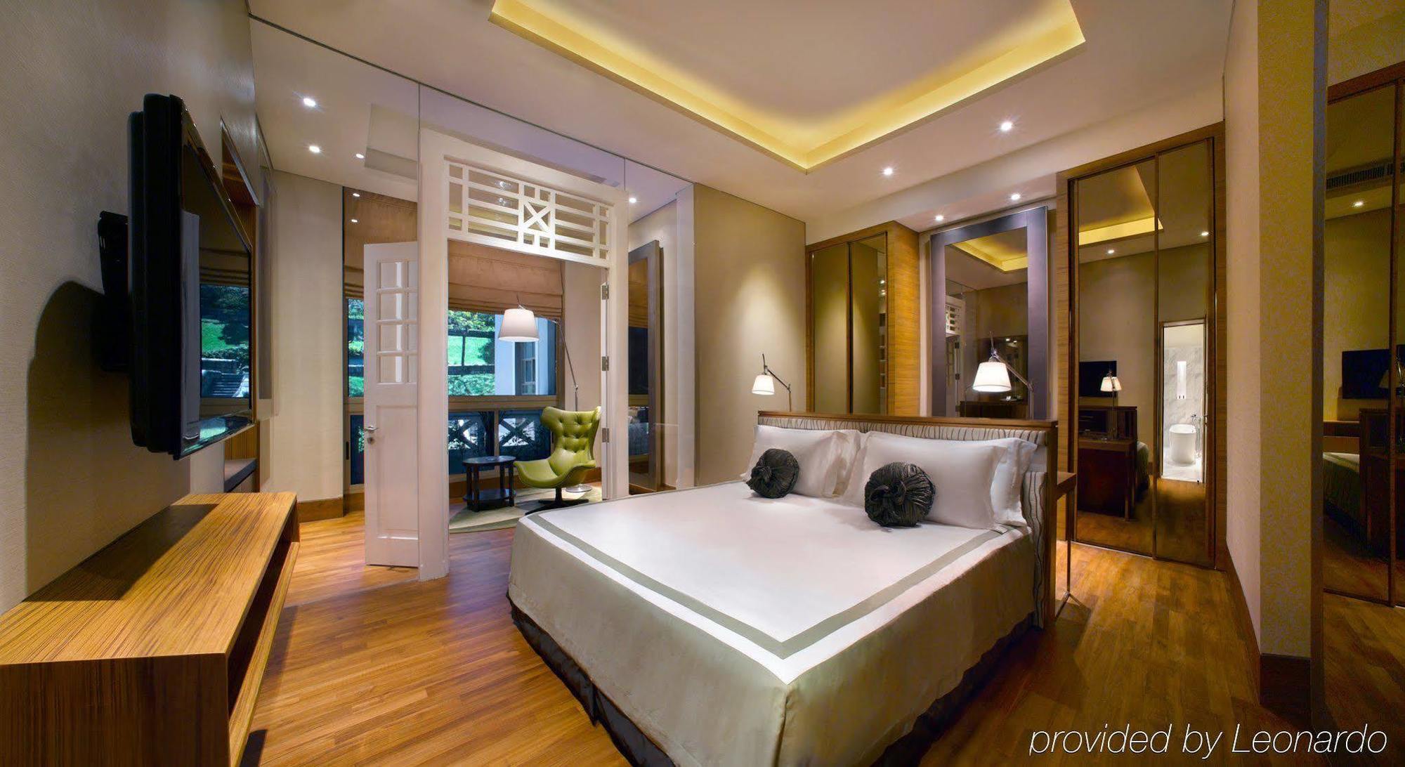 Fort Canning Hotel 5*