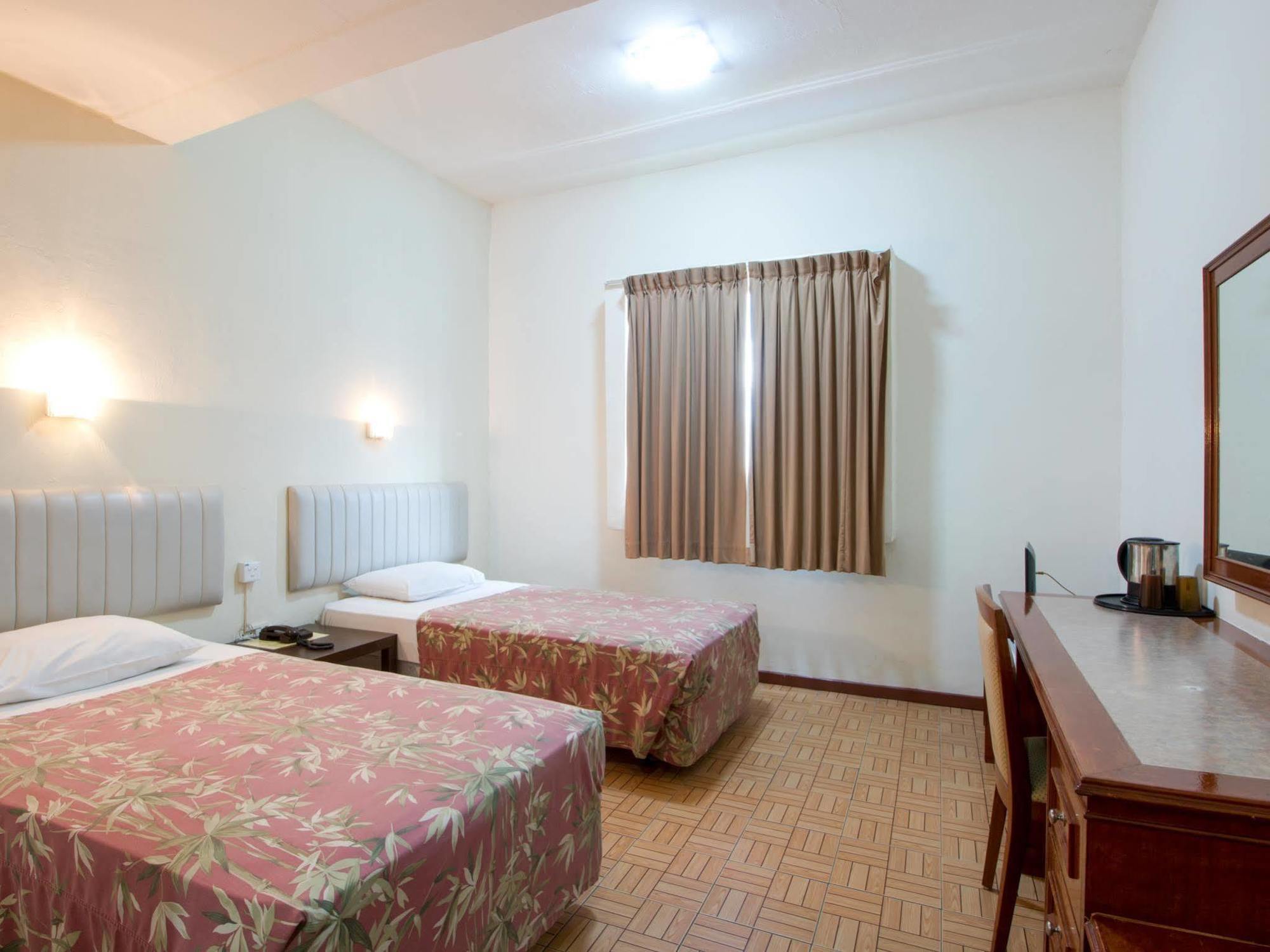 Pasir Panjang Hotel 2*