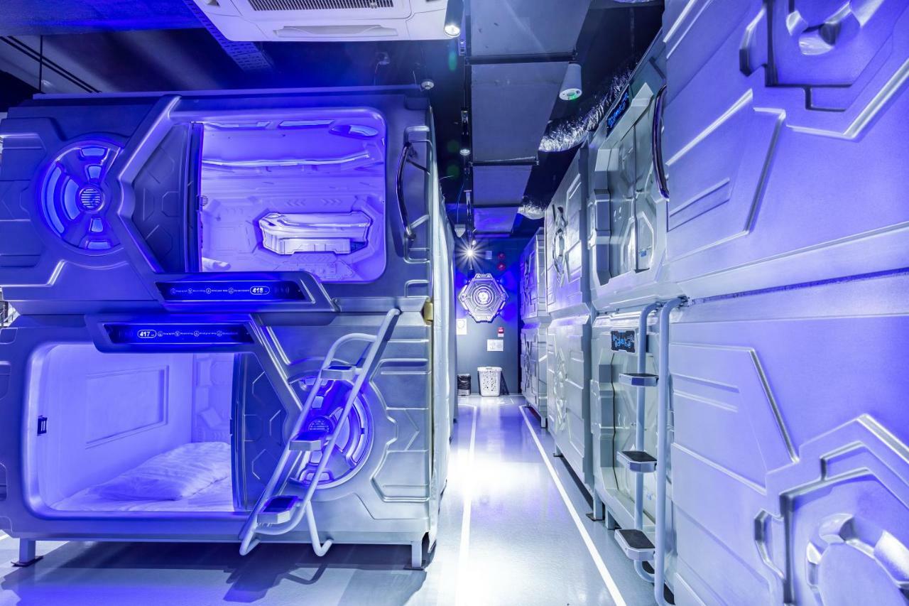 Met A Space Pod At Arab Street Capsule hotel 2*