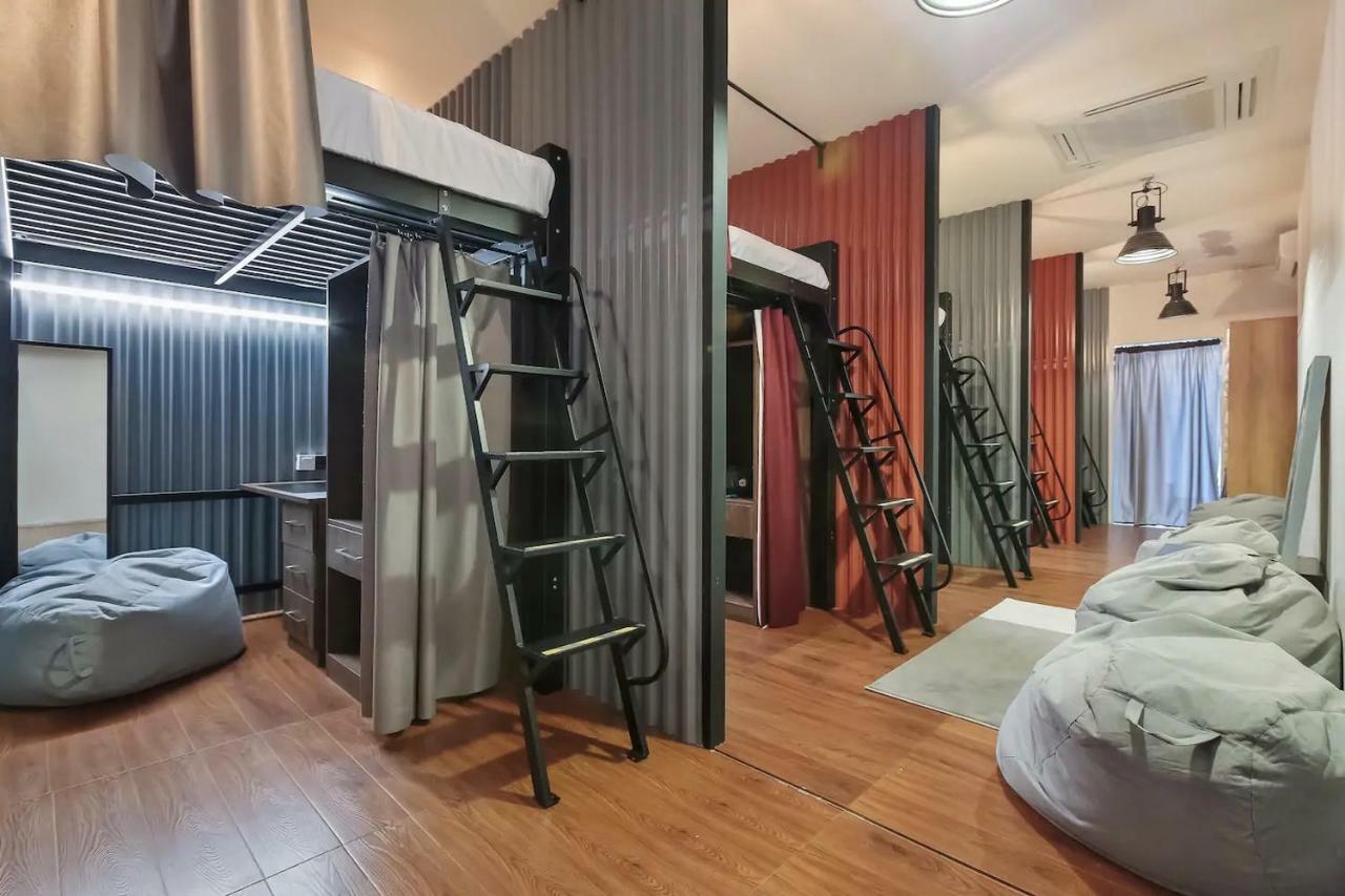 Capsule hotel Hipstercity 2*