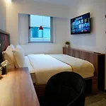 St Signature Bugis Middle