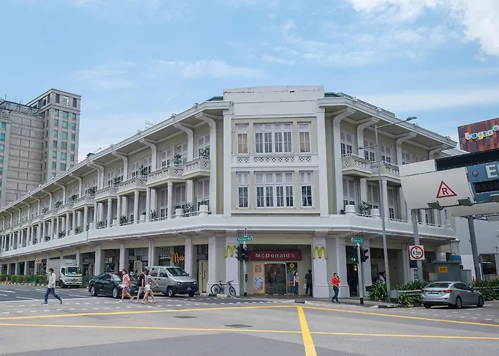 Bugis Hovoh Boutique Service Apt