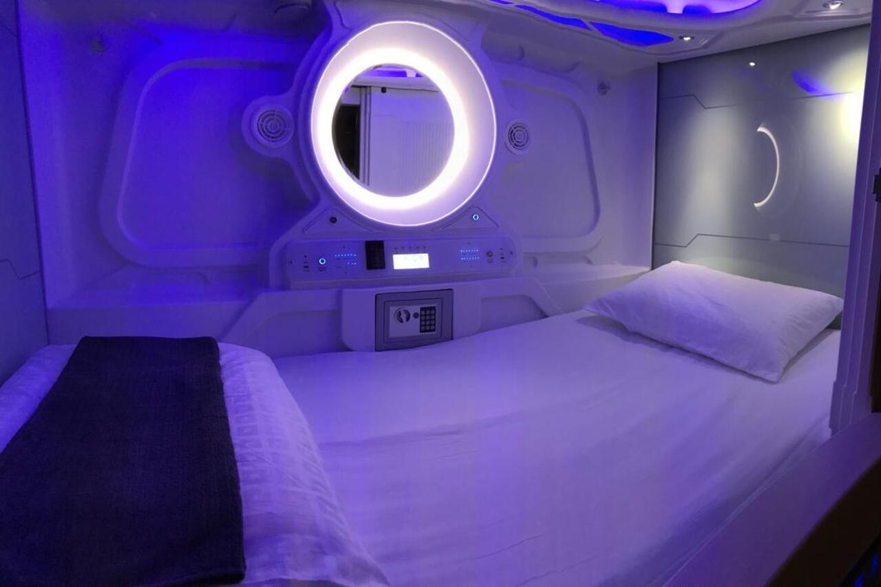 Atlantis Pods @ Chinatown Capsule hotel 2*