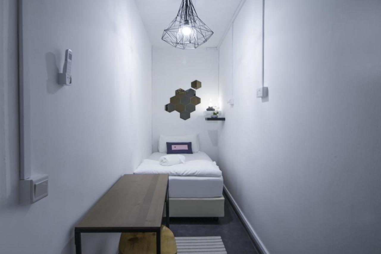 Capsule hotel Bond Boutique Capsule @ Bugis 2*