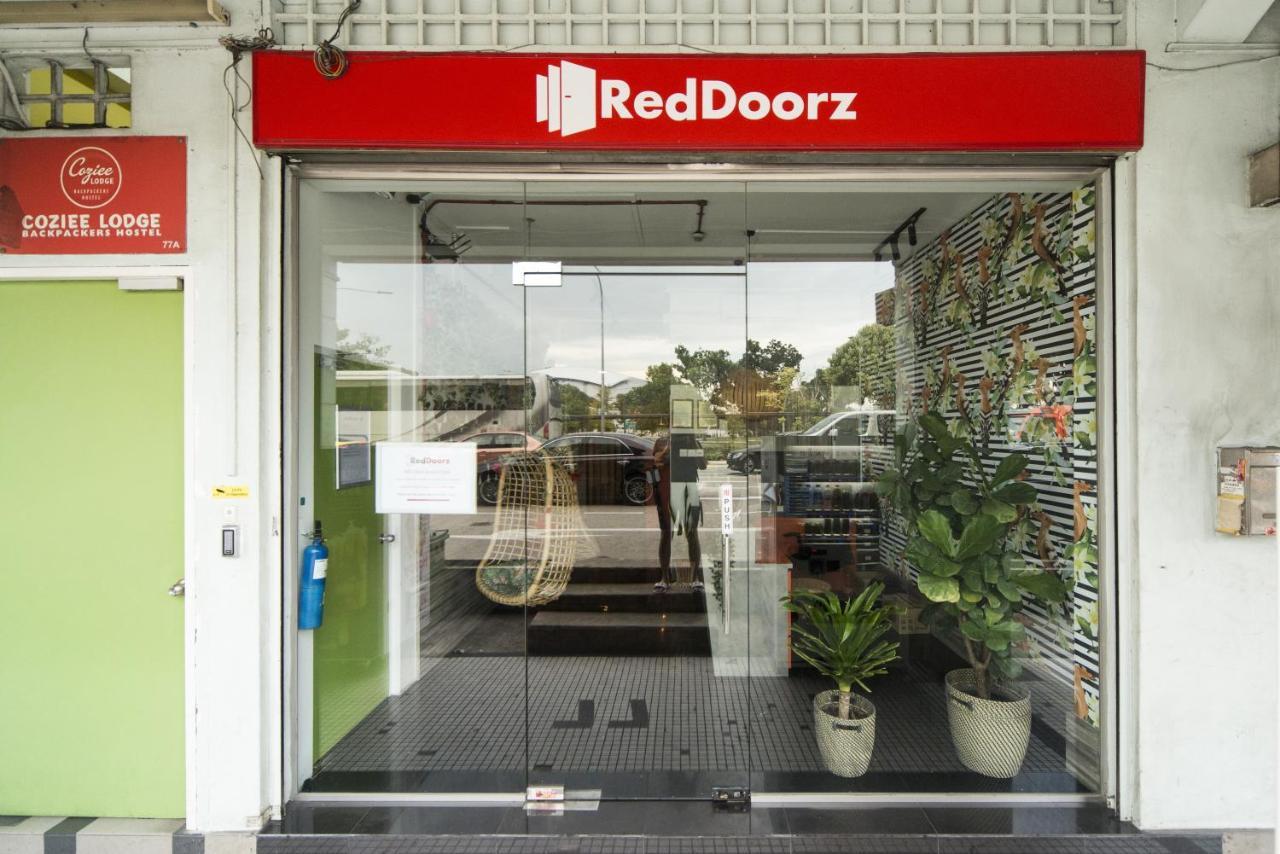 Reddoorz @ Kallang Mrt Hostel *