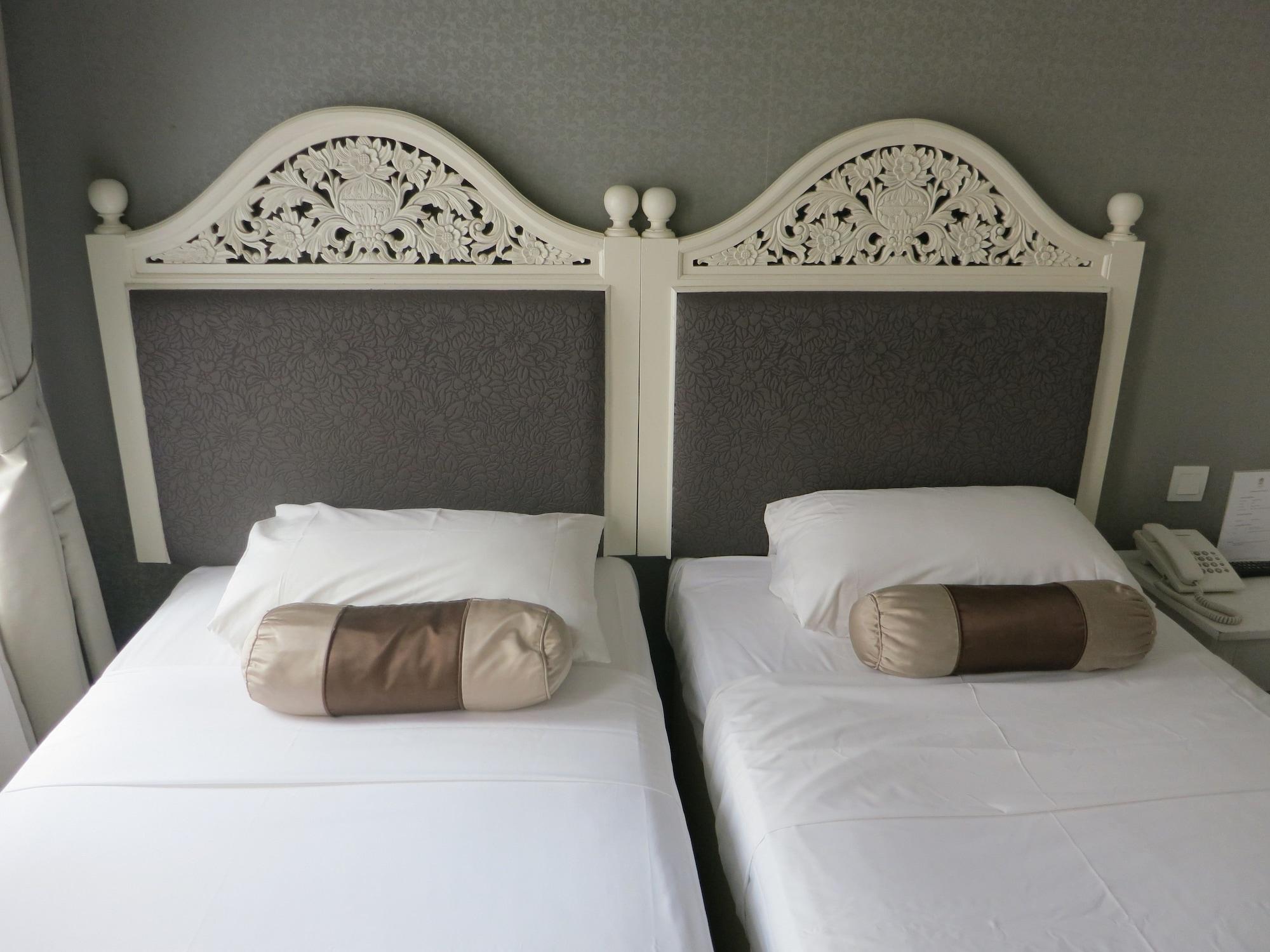 The At Temple Street 3*