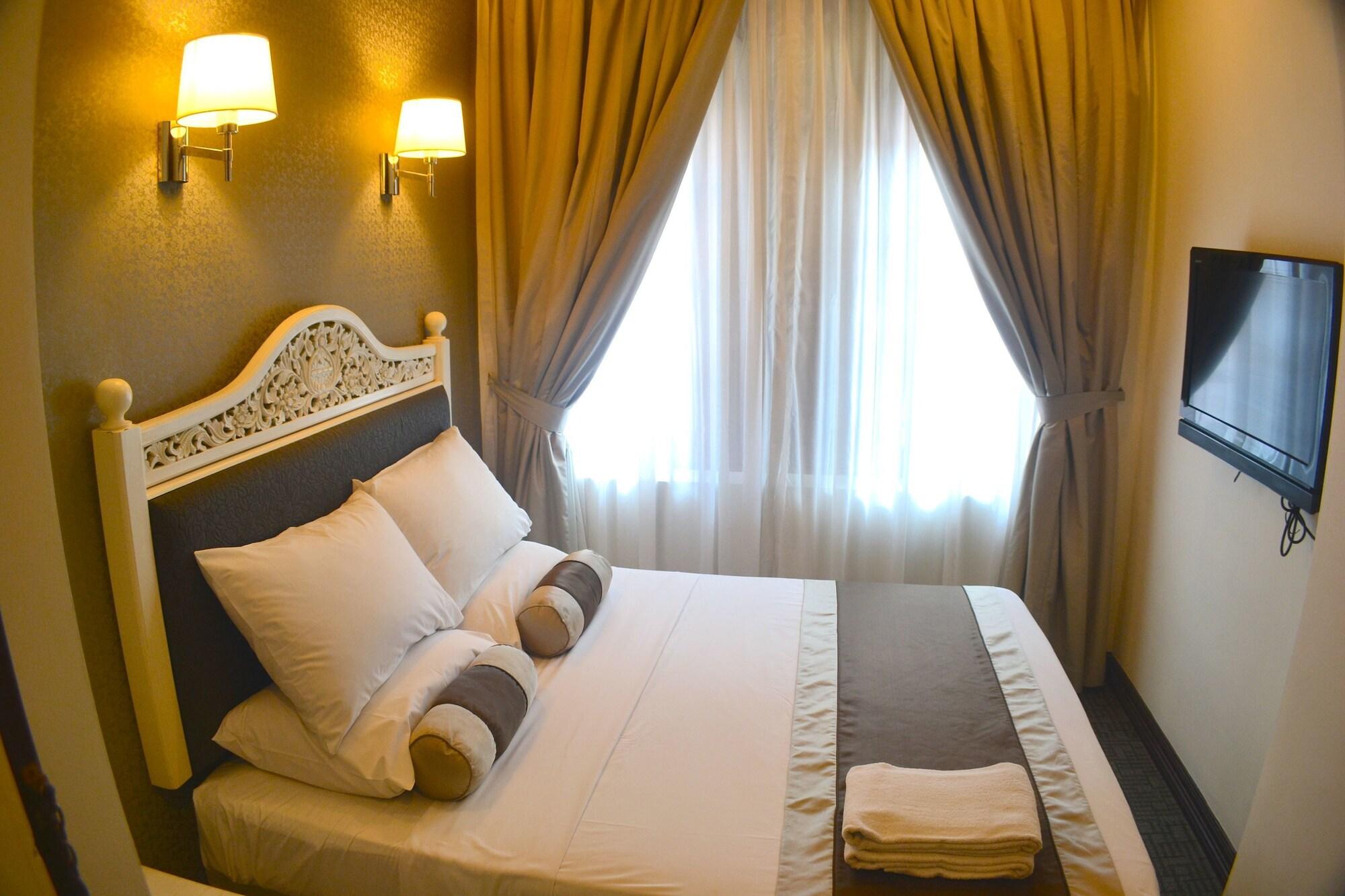 The At Temple Street 3*