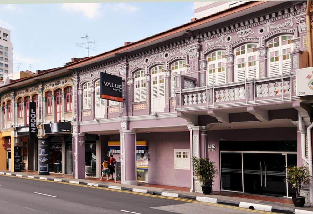 Value 2* Singapore