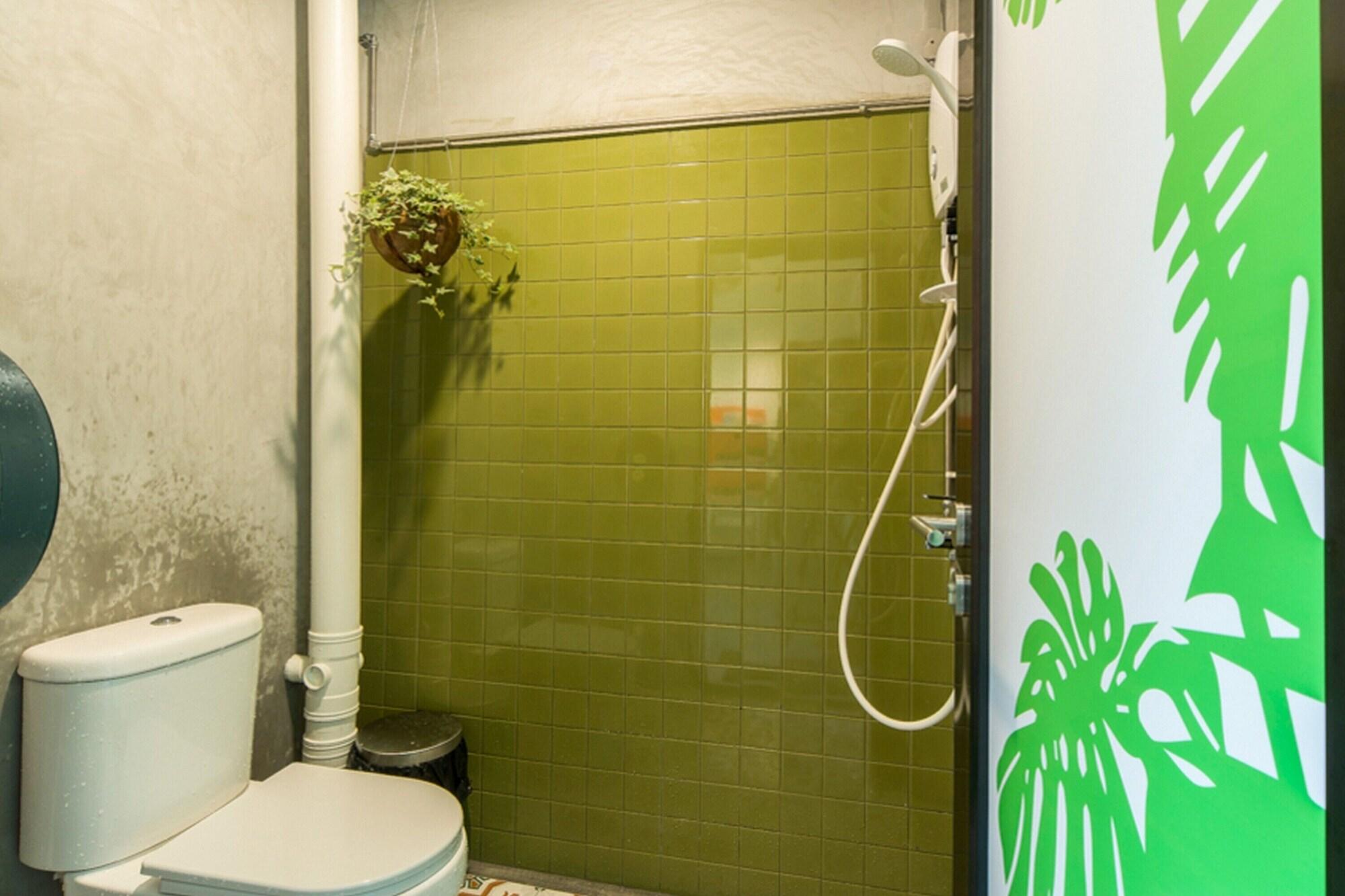 Hostel Reddoorz @ Kallang Mrt Singapore