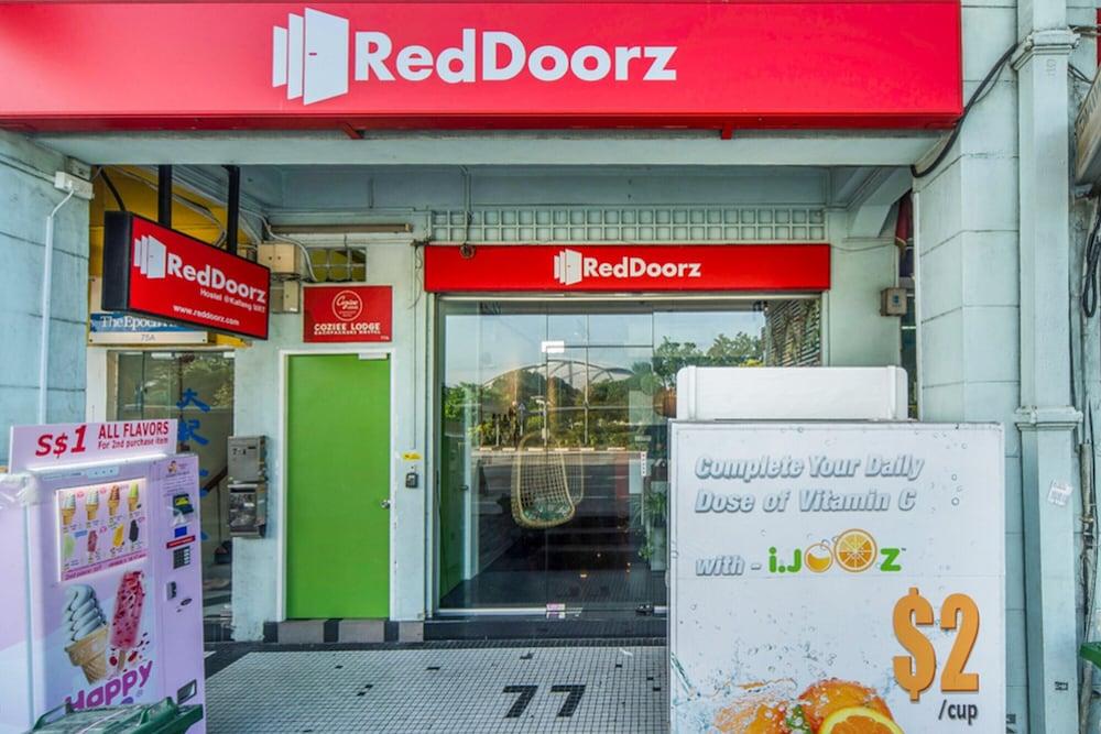 Hostel Reddoorz @ Kallang Mrt *