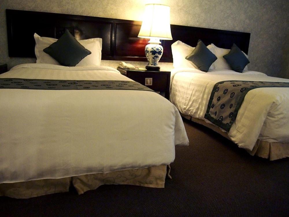 Royal Hotel Singapore