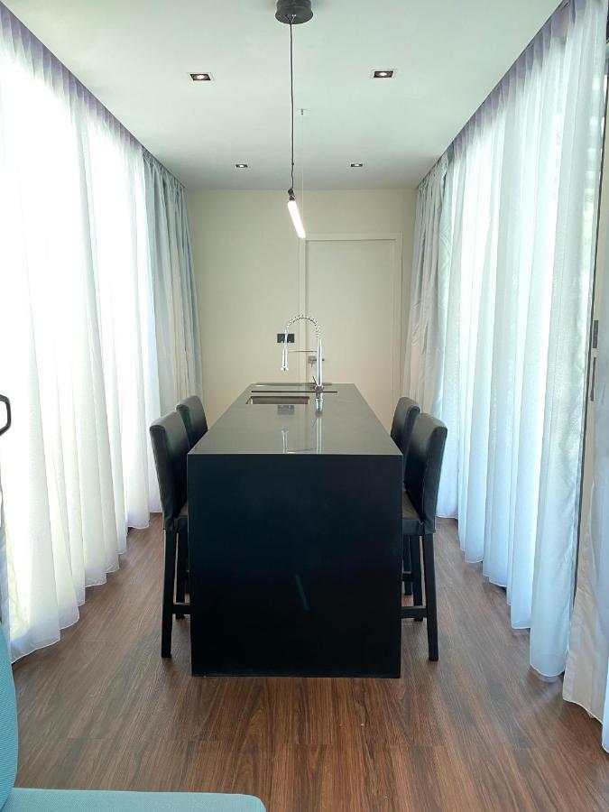 Hotel Shipping Container At One-north 2*