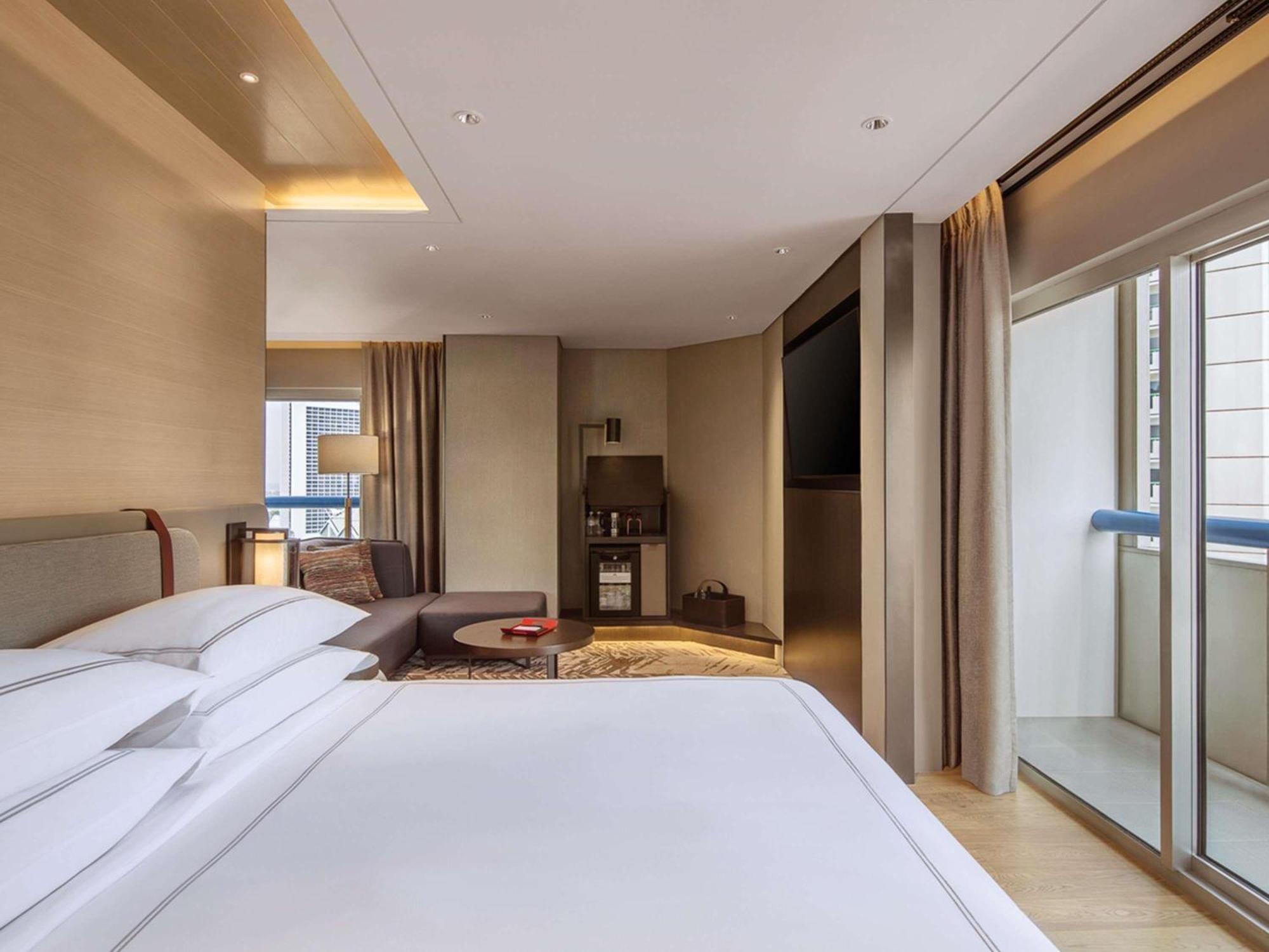 Swissotel The Stamford Hotel 5*