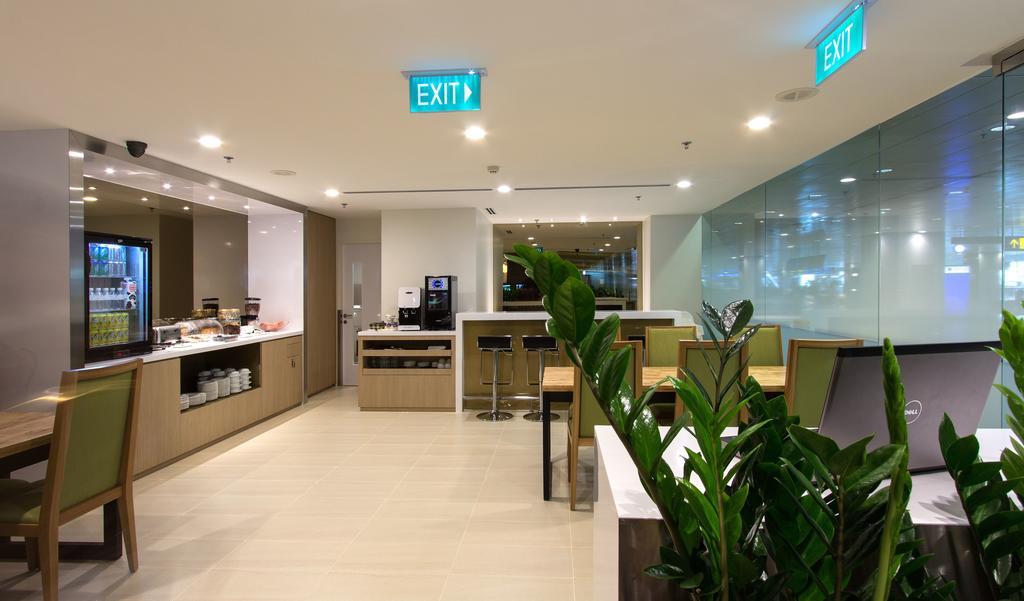 Hotel The Haven By Jetquay - Located In Public Arrival Hall Of Changi Airport 3*