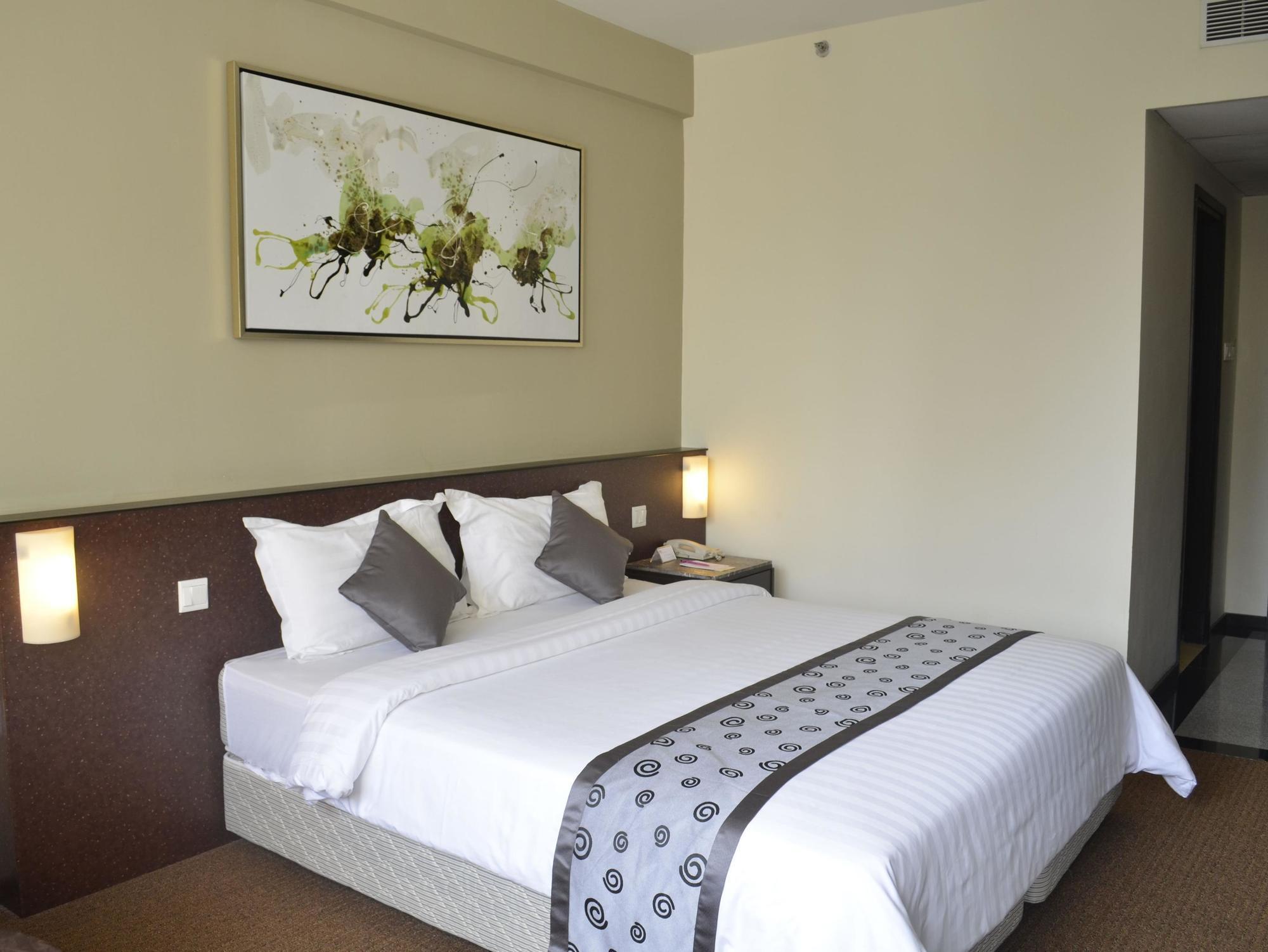 Royal Hotel