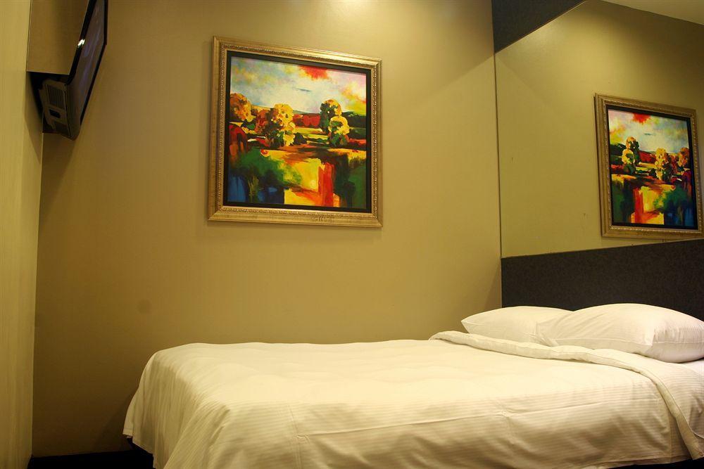 Value 2* Singapore