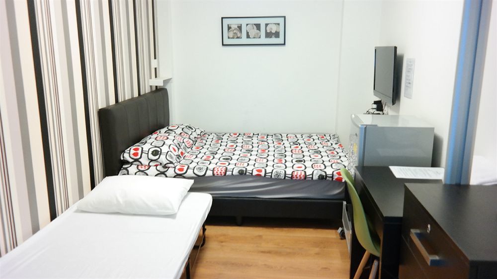 Plush Pods Hostel