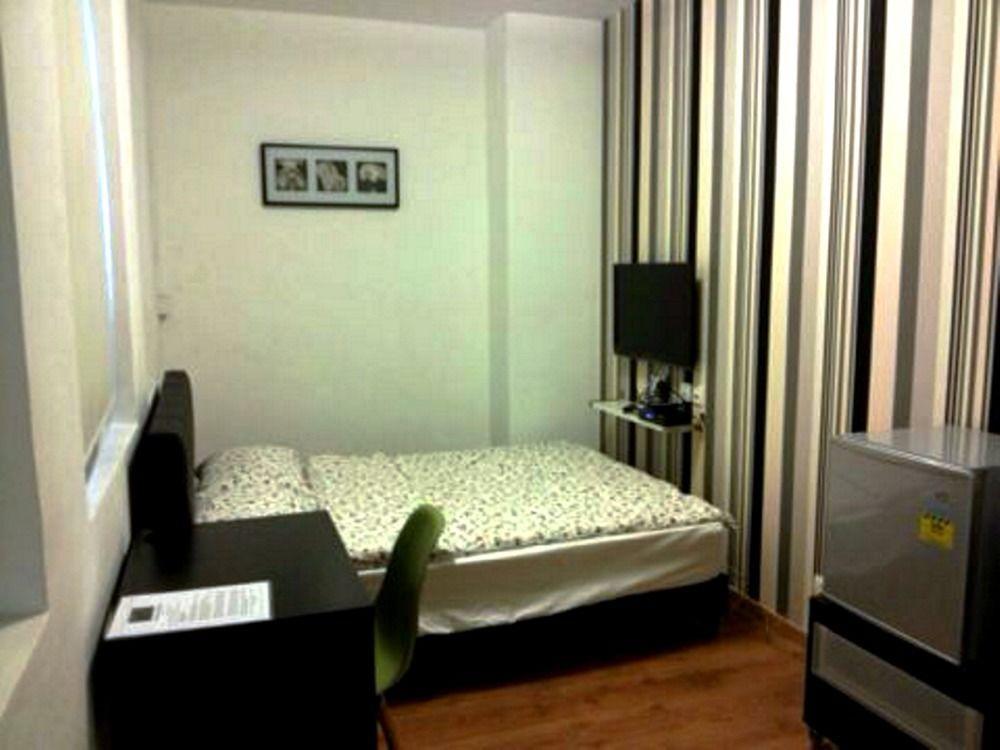 Hostel Plush Pods *