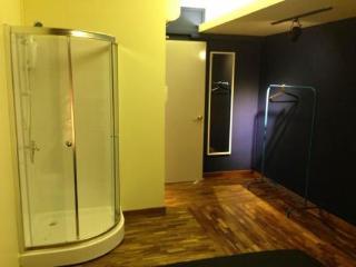 Reddoorz @ Kallang Mrt Hostel