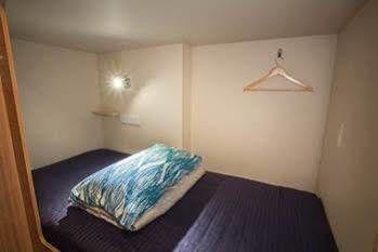Hostel Reddoorz @ Kallang Mrt *