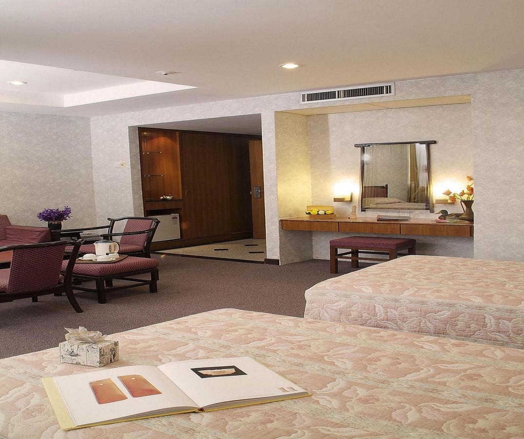Royal 4* Singapore