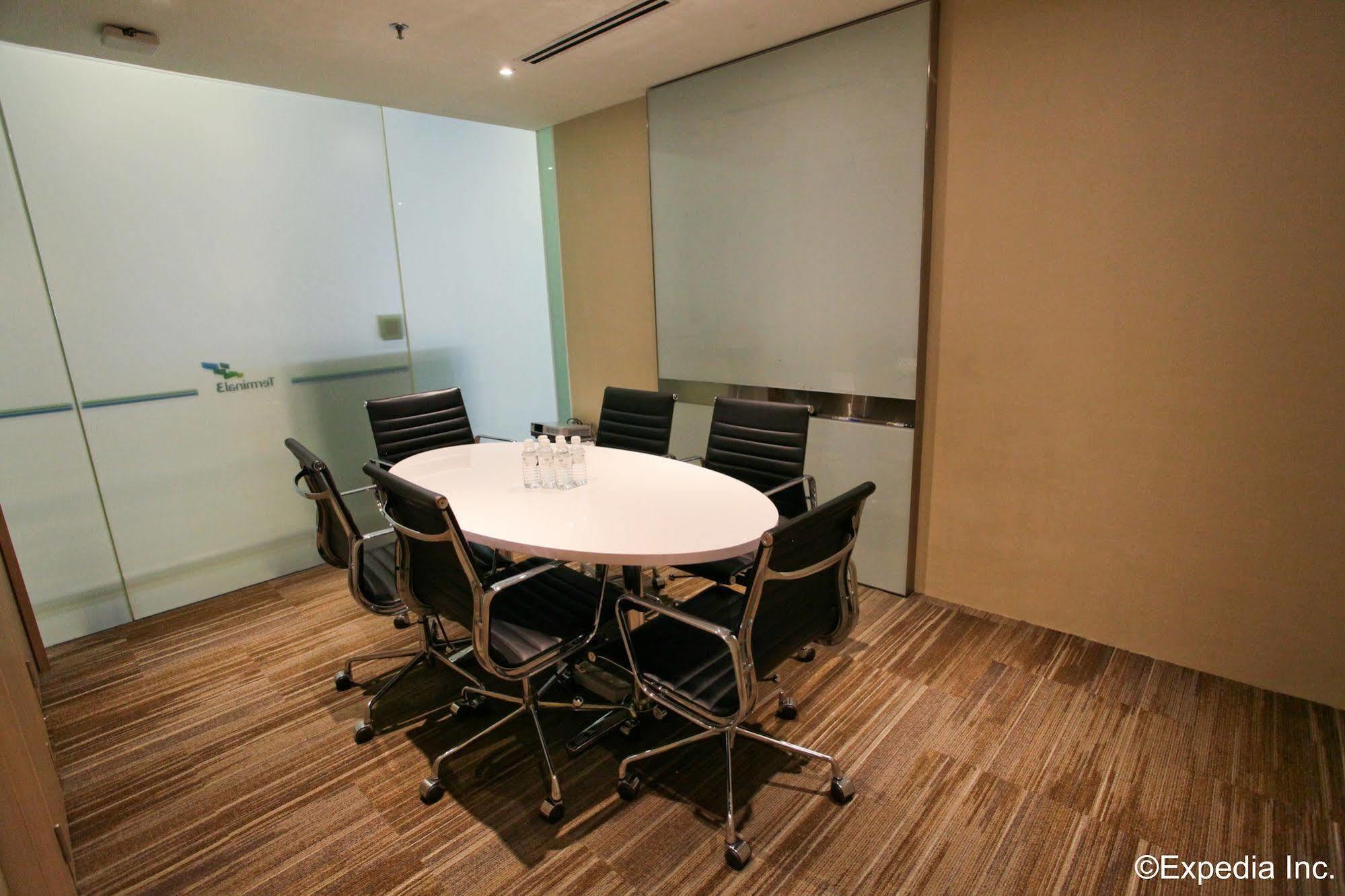 The Haven By Jetquay - Located In Public Arrival Hall Of Changi Airport Hotel 3*