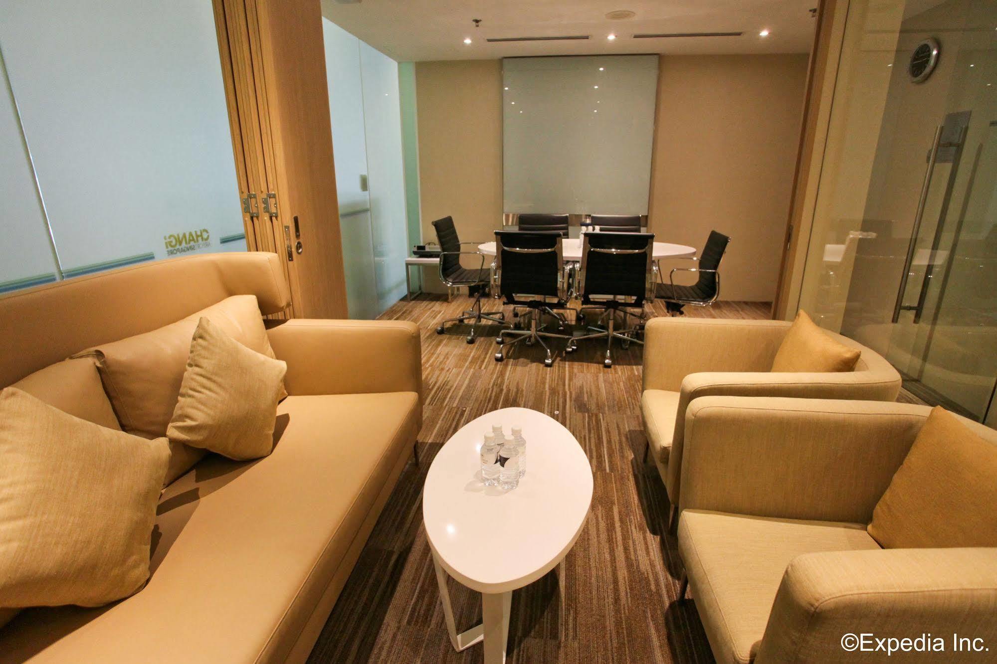The Haven By Jetquay - Located In Public Arrival Hall Of Changi Airport Hotel 3*