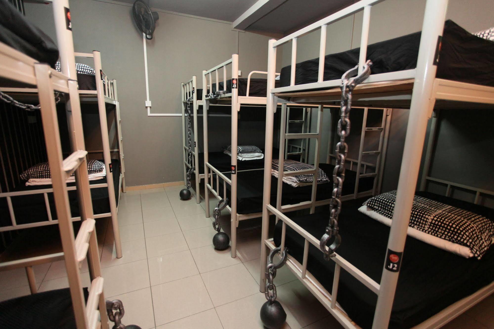 Hostel Reddoorz @ Kallang Mrt