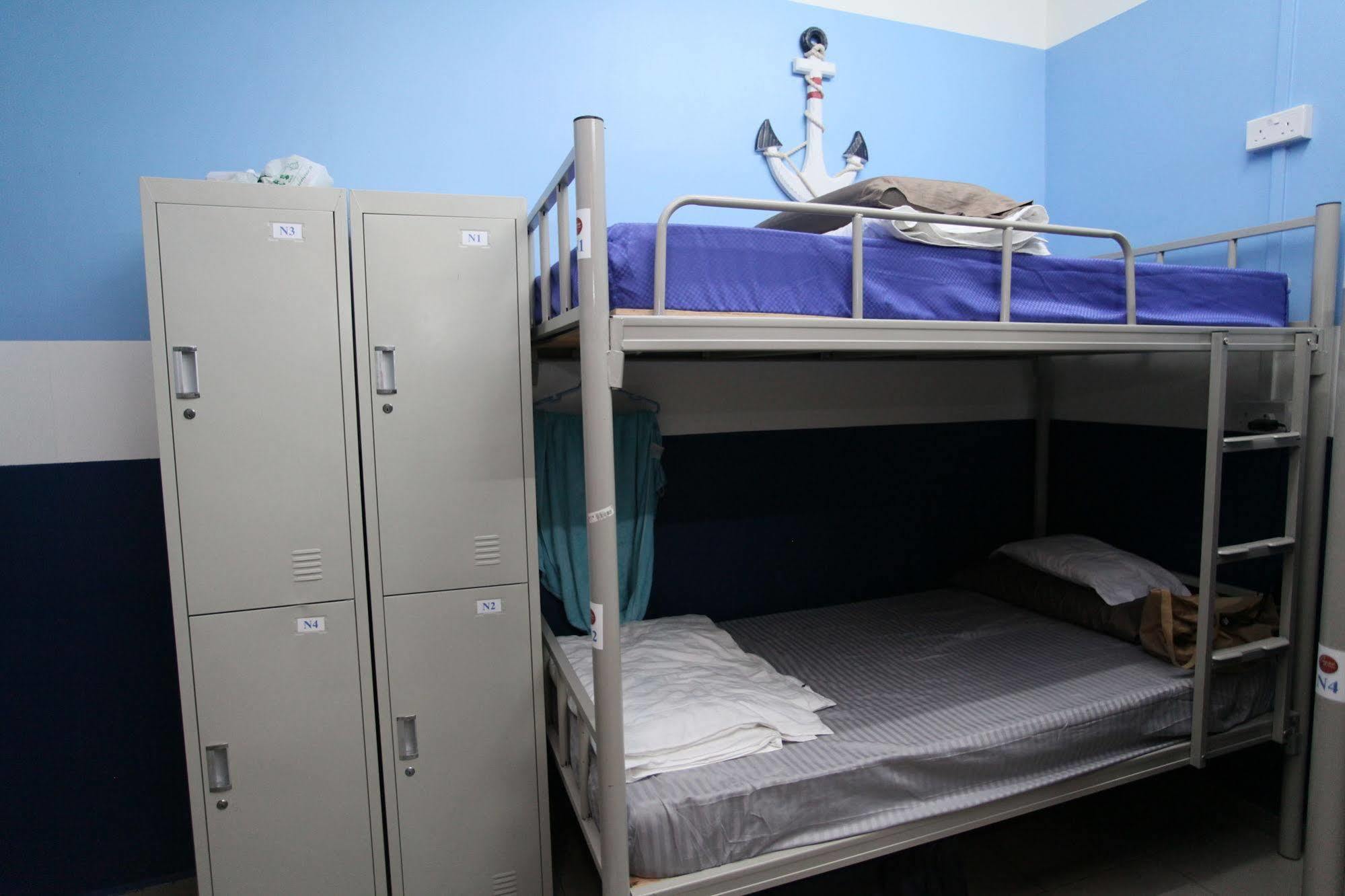 Reddoorz @ Kallang Mrt Hostel