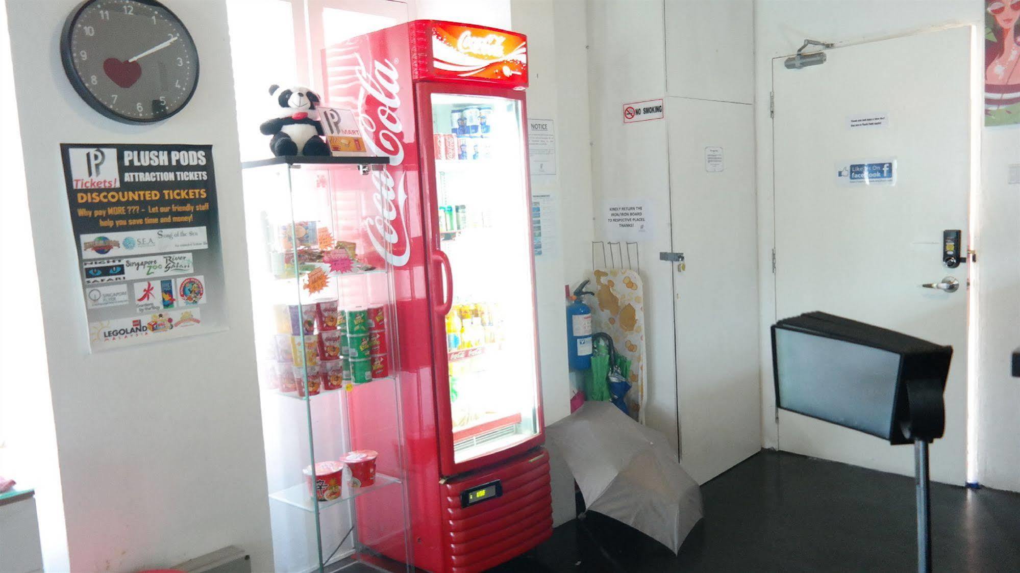 Plush Pods Hostel *