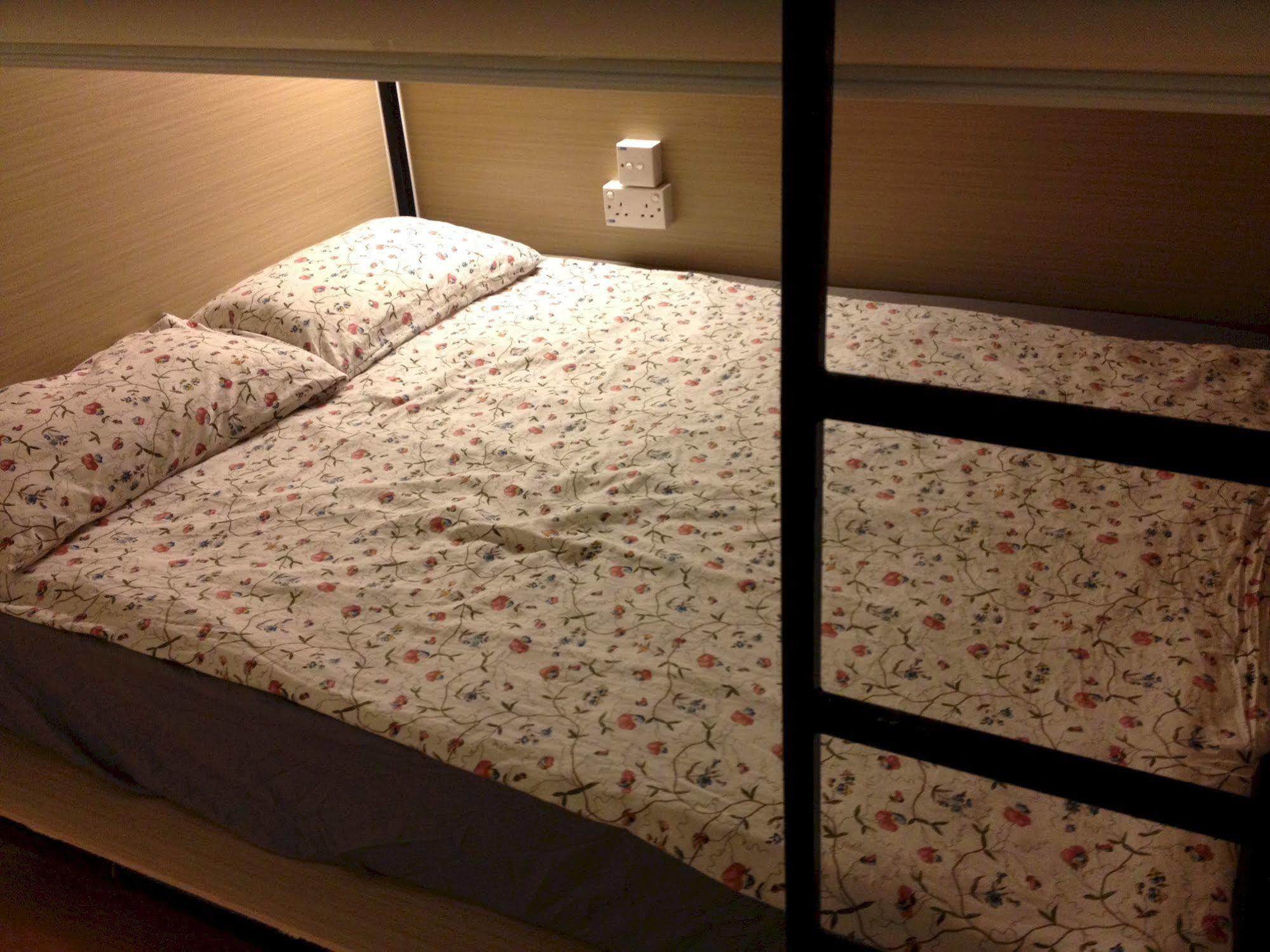 Hostel Plush Pods