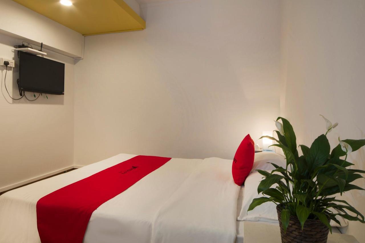 Reddoorz @ Kallang Mrt Hostel *