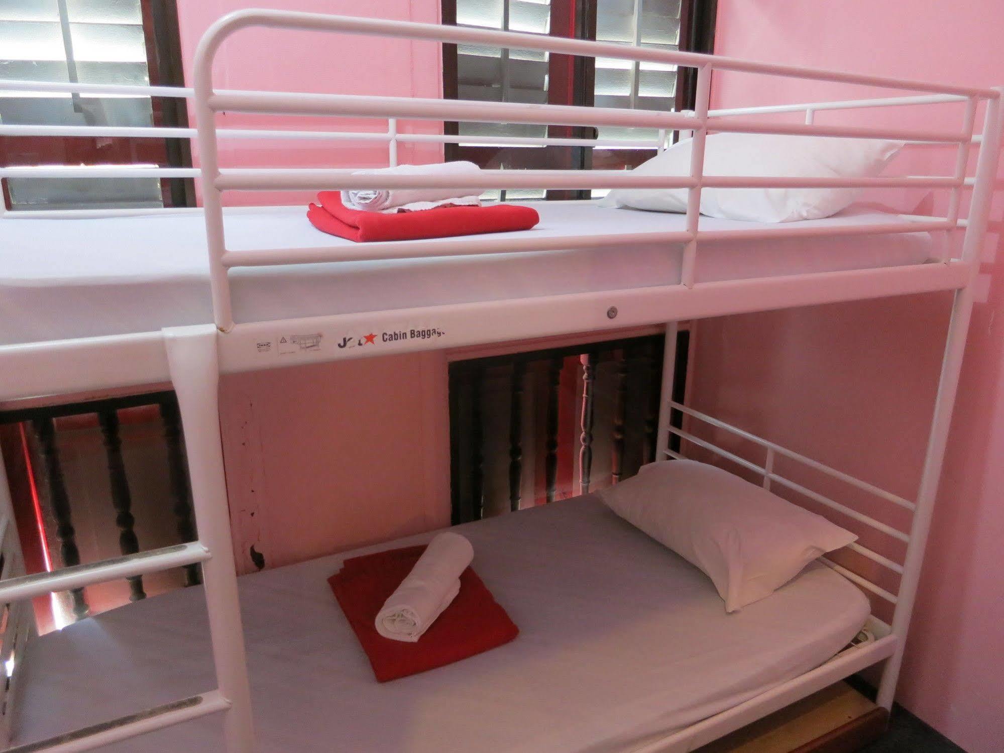 Backpackers' Chinatown Hostel *