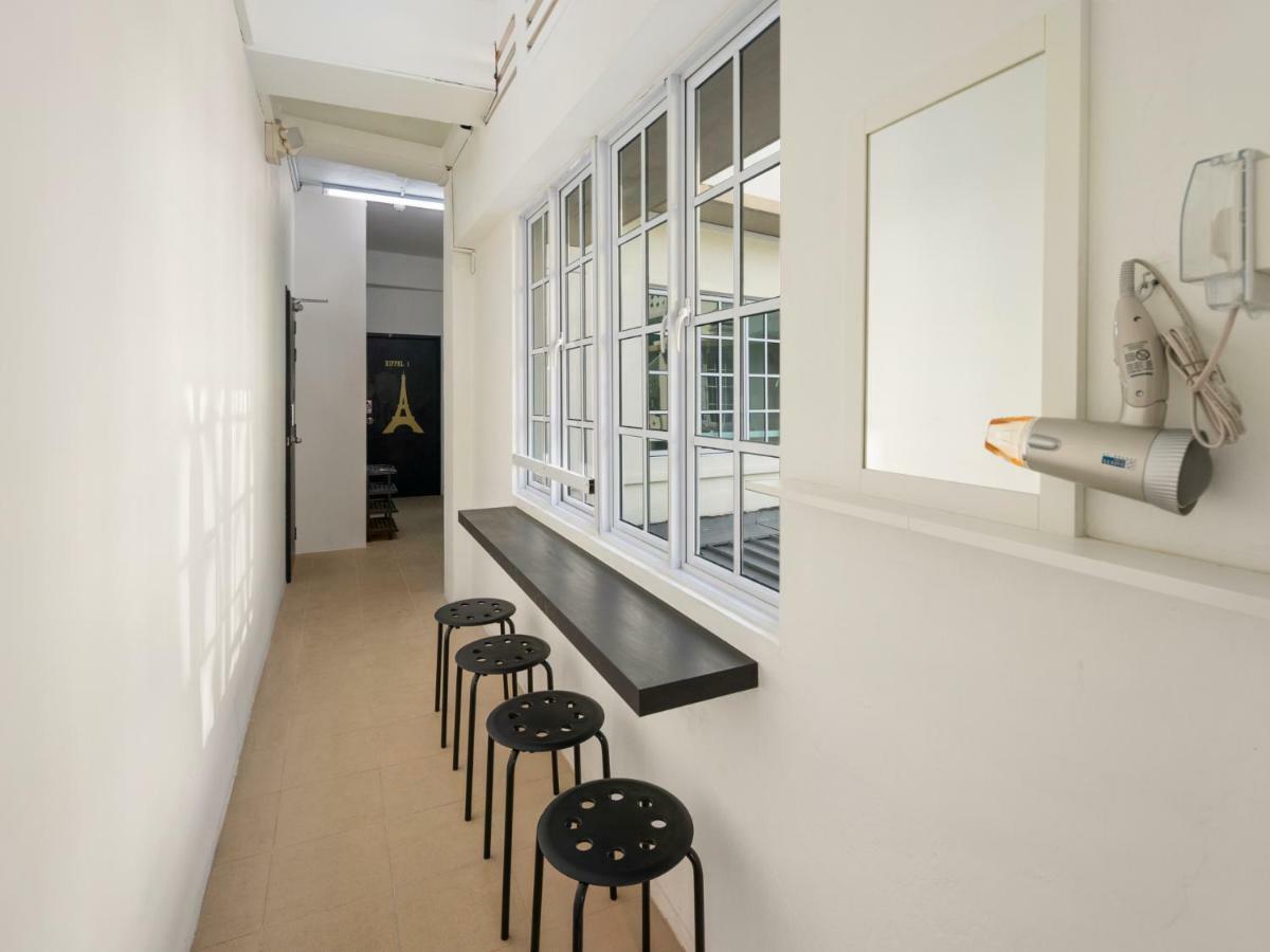 Hostel 7 Wonders Hostel At Upper Dickson Singapore