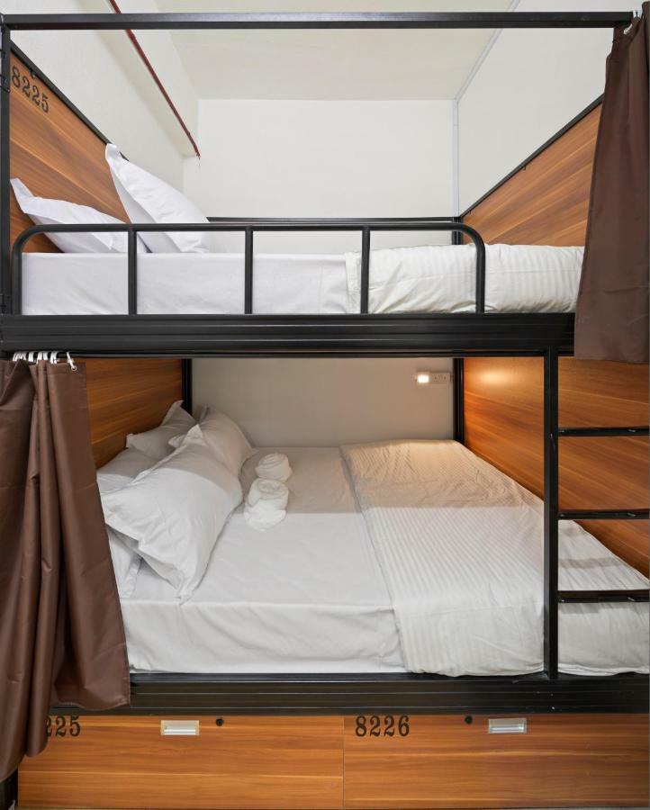 7 Wonders Hostel At Upper Dickson Singapore