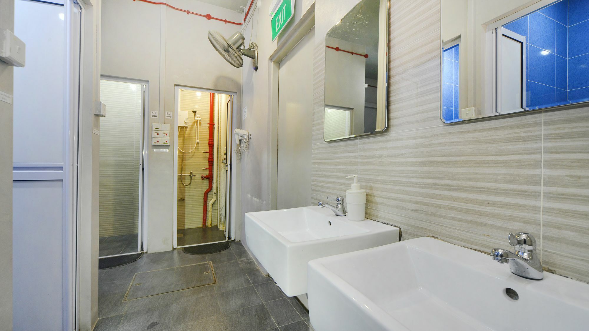 Reddoorz @ Kallang Mrt Hostel