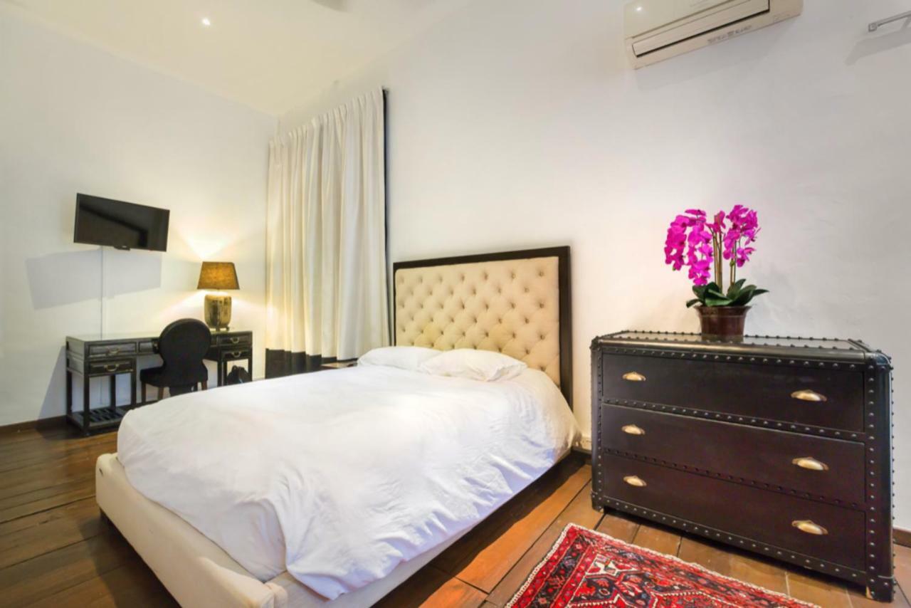 Rabbit Carrot Gun Aparthotel 2*