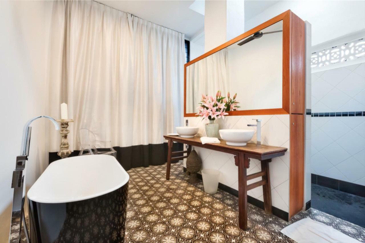Aparthotel Rabbit Carrot Gun Singapore