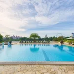 Parkroyal On Beach Road, Singapore