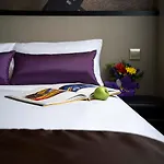 Hotel 81 Premier Hollywood