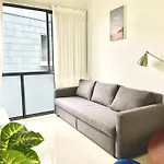 2 Bedroom With City View Near Subway In Central