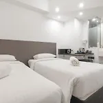 A Hotel Dickson