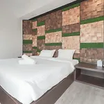 A Hotel Dickson
