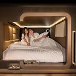 Cube Social Boutique Capsule Hotel At Boat Quay