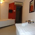 Zenobia Hotel