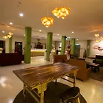 Raintr33 Hotel Singapore