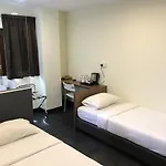 L Hotel At 51 Desker